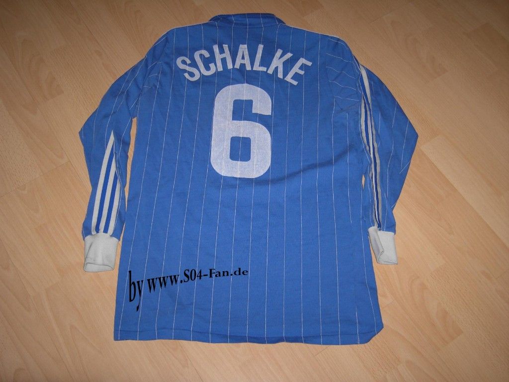 Schalke 04 81-82 Local 2