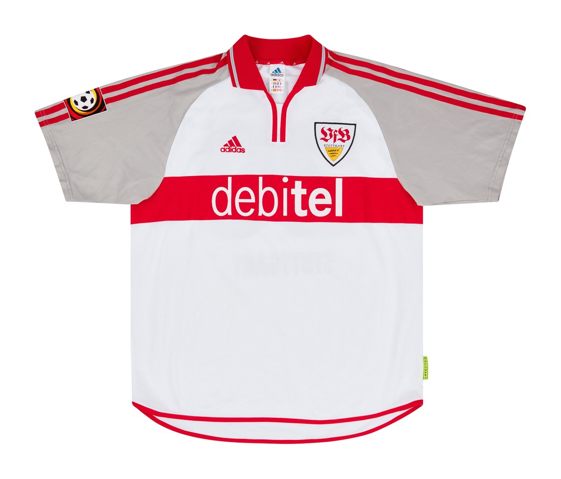 Primera equipación de Stuttgart 00-01