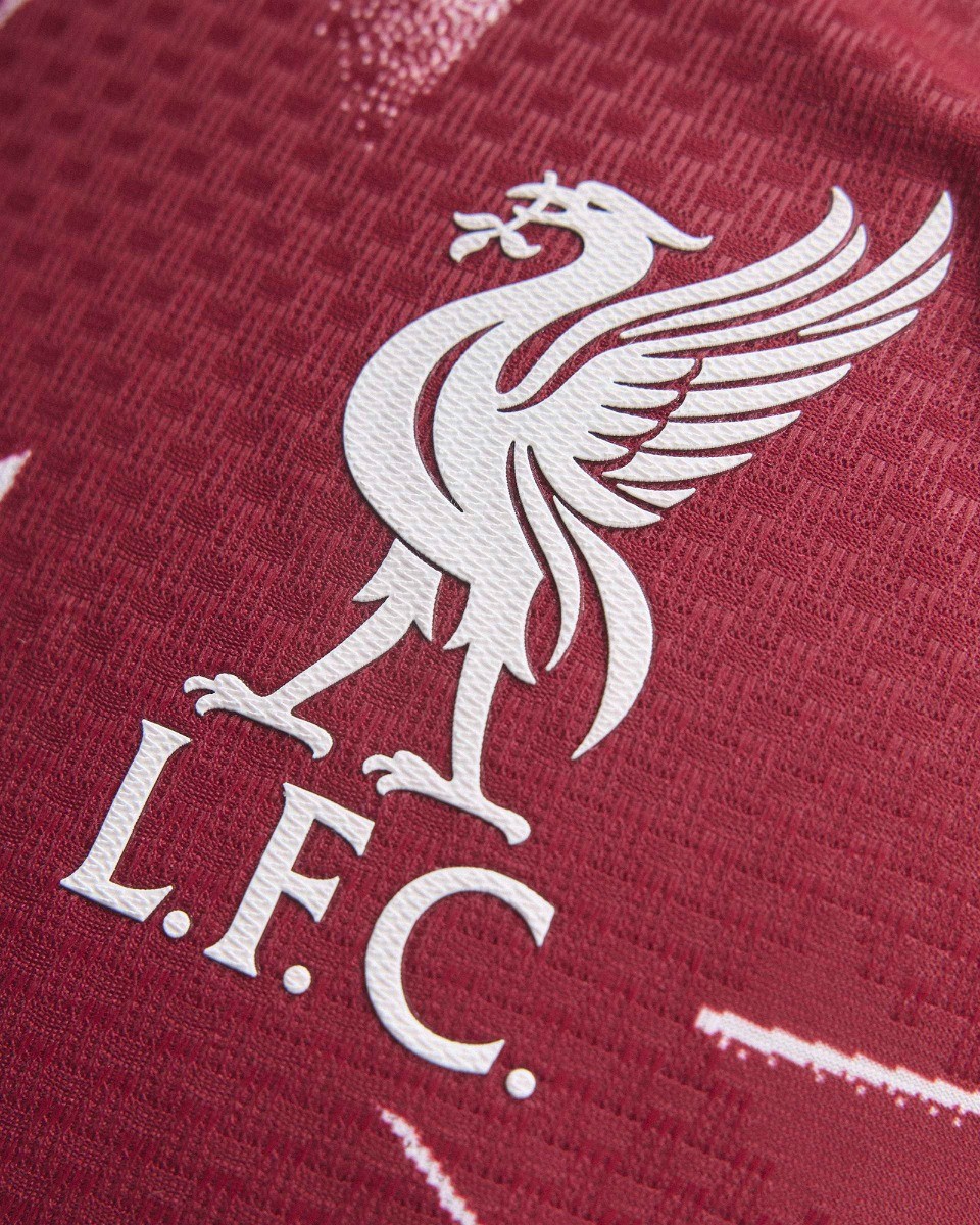 Liverpool FC 26-27 Local 4