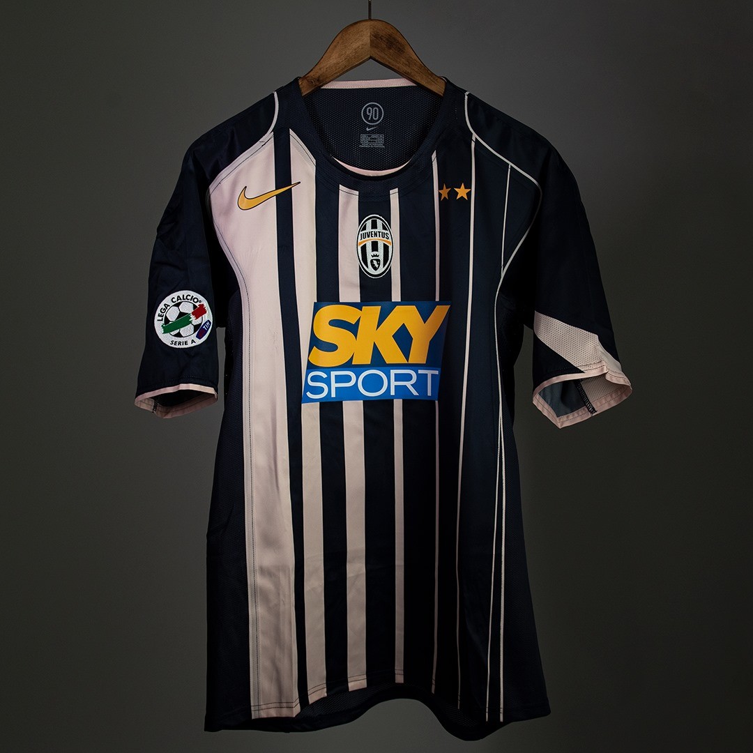 Juventus FC 04-05 Visitante 2