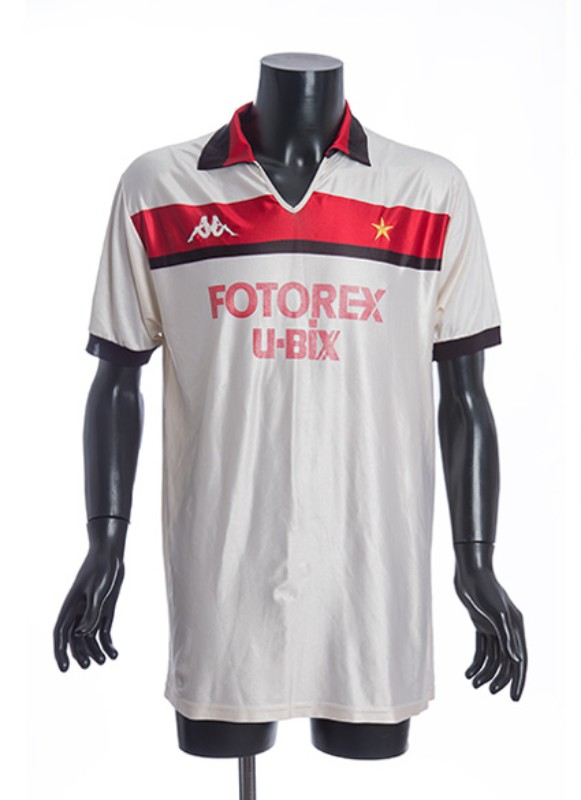 Segunda equipación de Milan 86-87