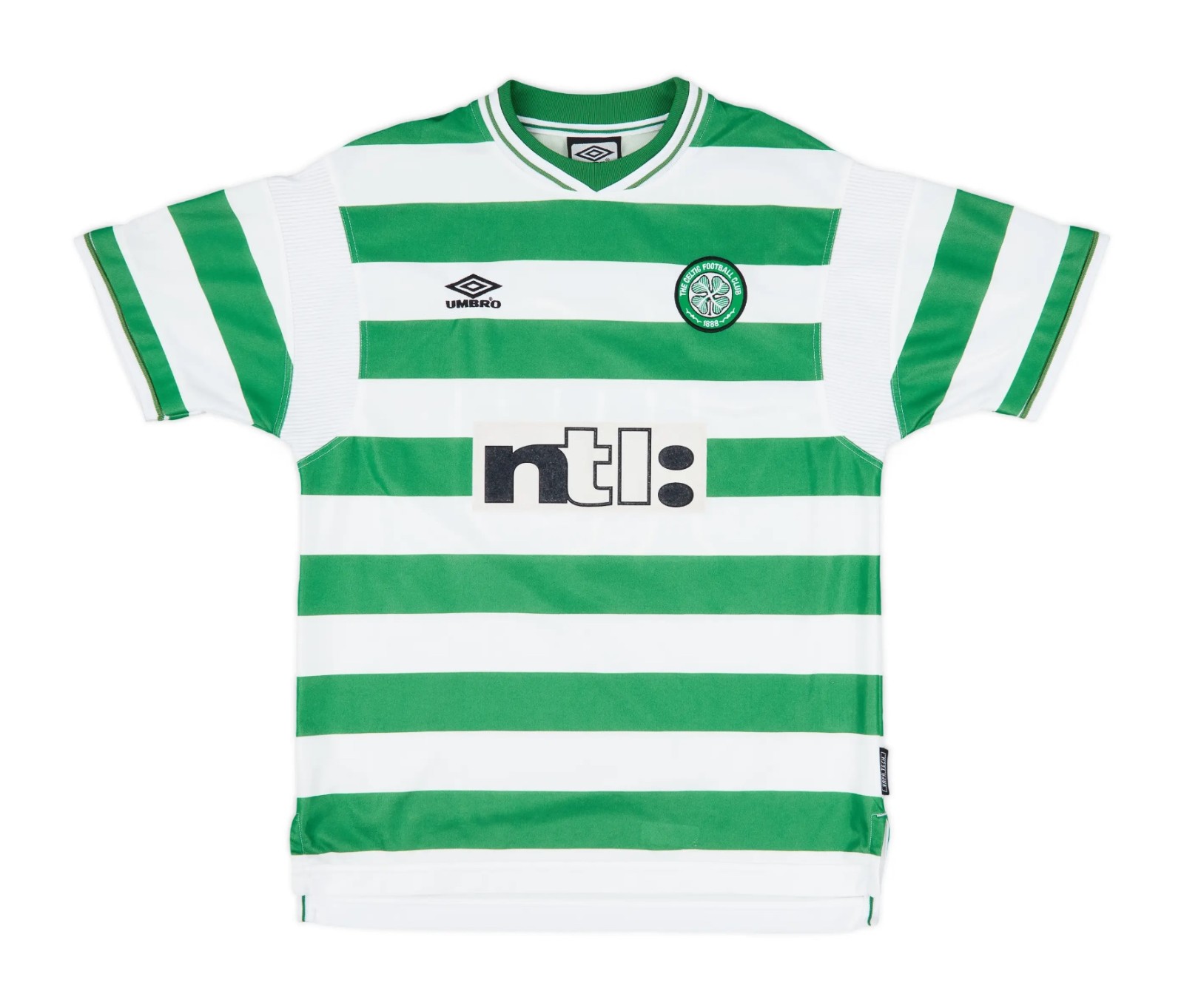 Primera equipación de Celtic 00-01