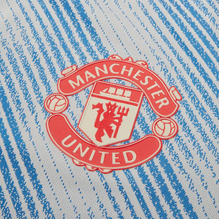 Manchester United 21-22 Visitante 3