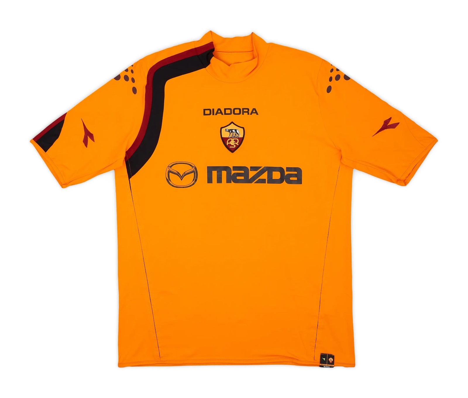 Tercera equipación de Roma 04-05