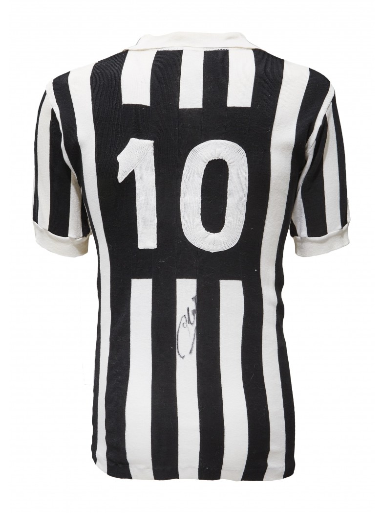 Juventus FC 82-83 Local 2