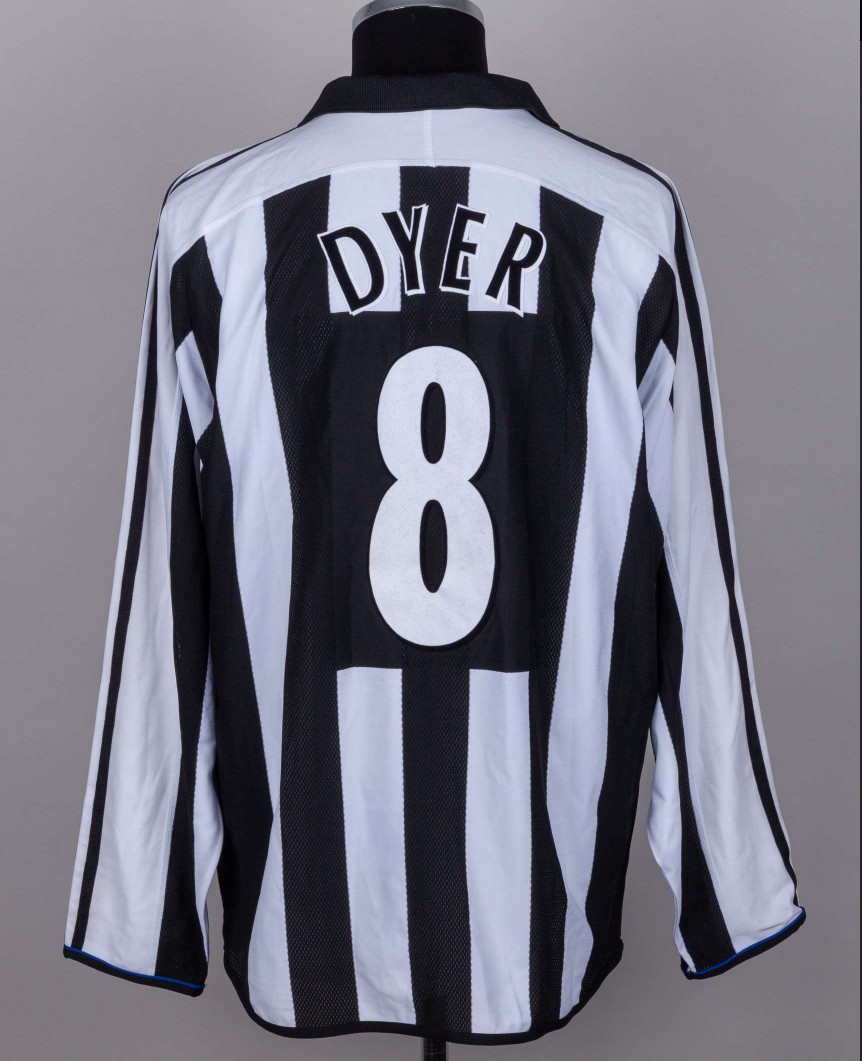 Newcastle United 03-04 Local 4
