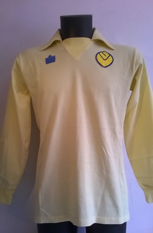 Segunda equipación de Leeds 73-74