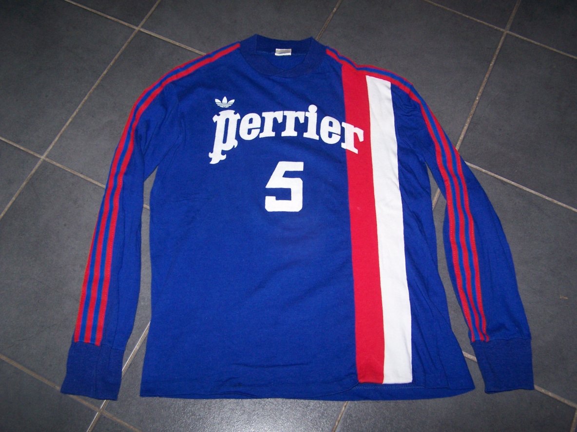 Primera equipación de Olympique de Lyon 75-76
