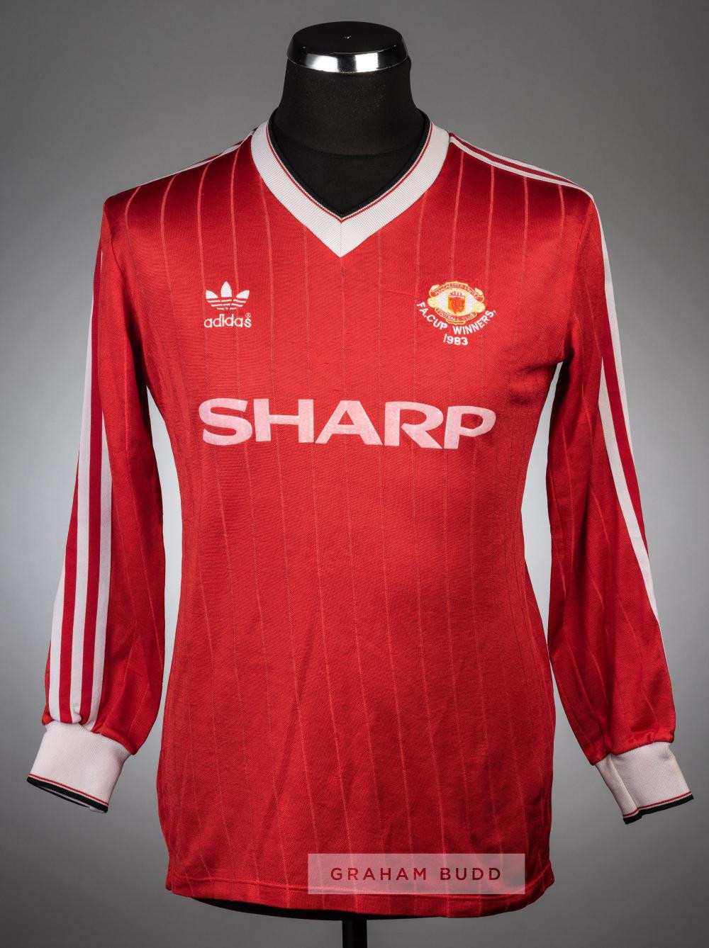 Primera equipación de Manchester United 83-84