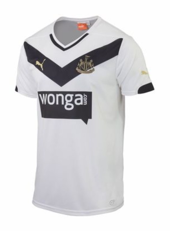 Equipación especial de Newcastle 14-15