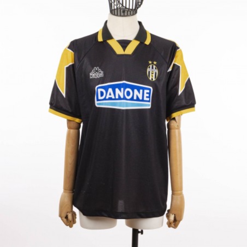 Tercera equipación de Juventus 94-95