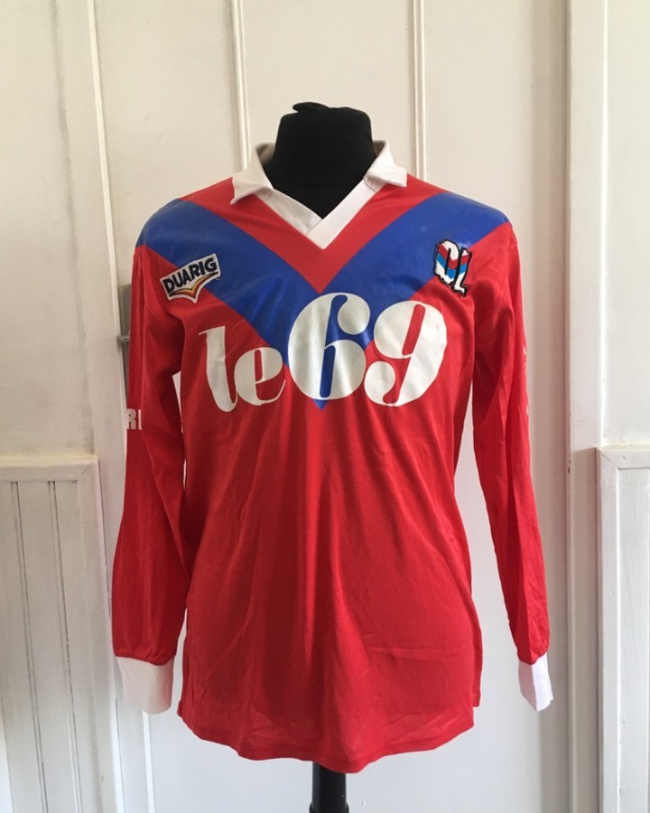 Olympique Lyonnais 89-90 Visitante 4