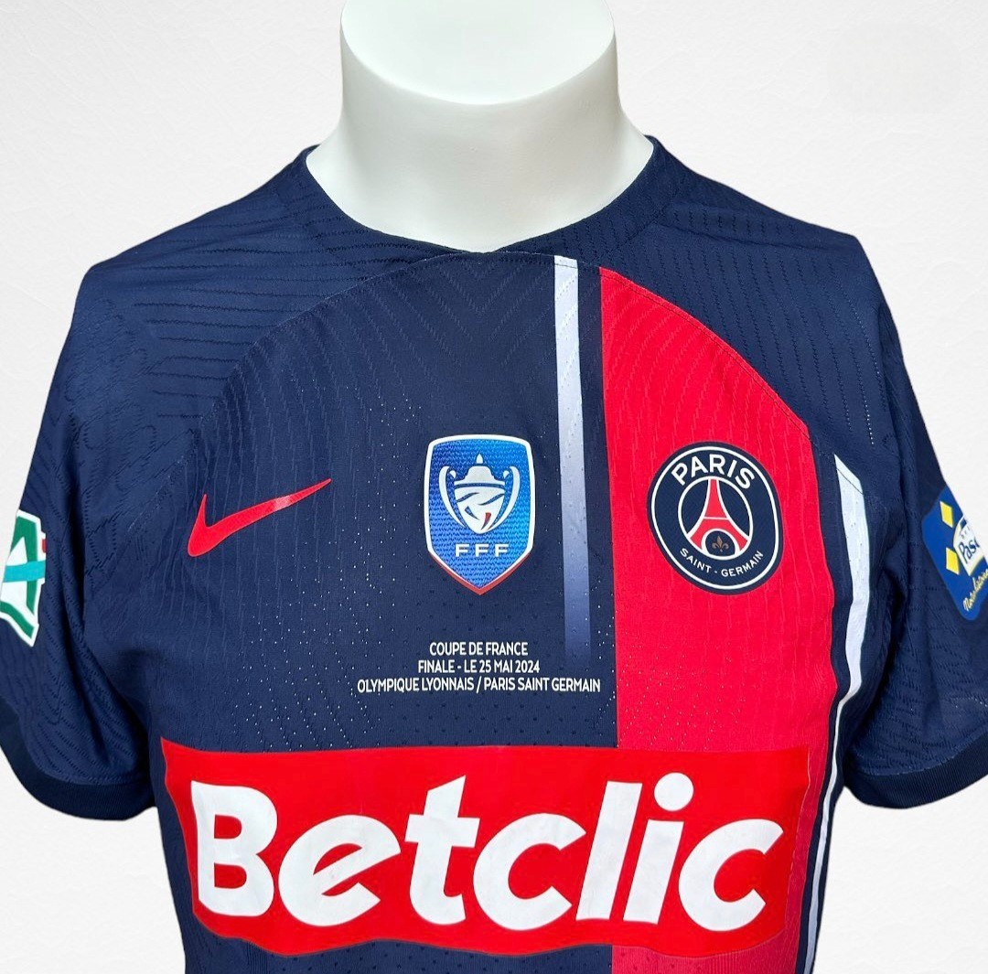 Paris Saint-Germain 23-24 Especial 3