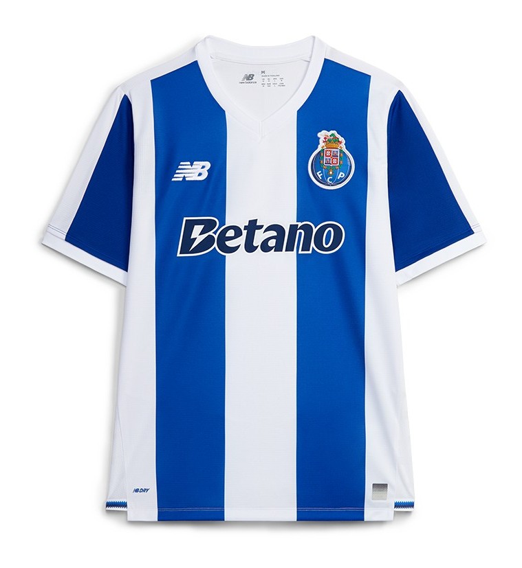 Primera equipación de Oporto 26-27