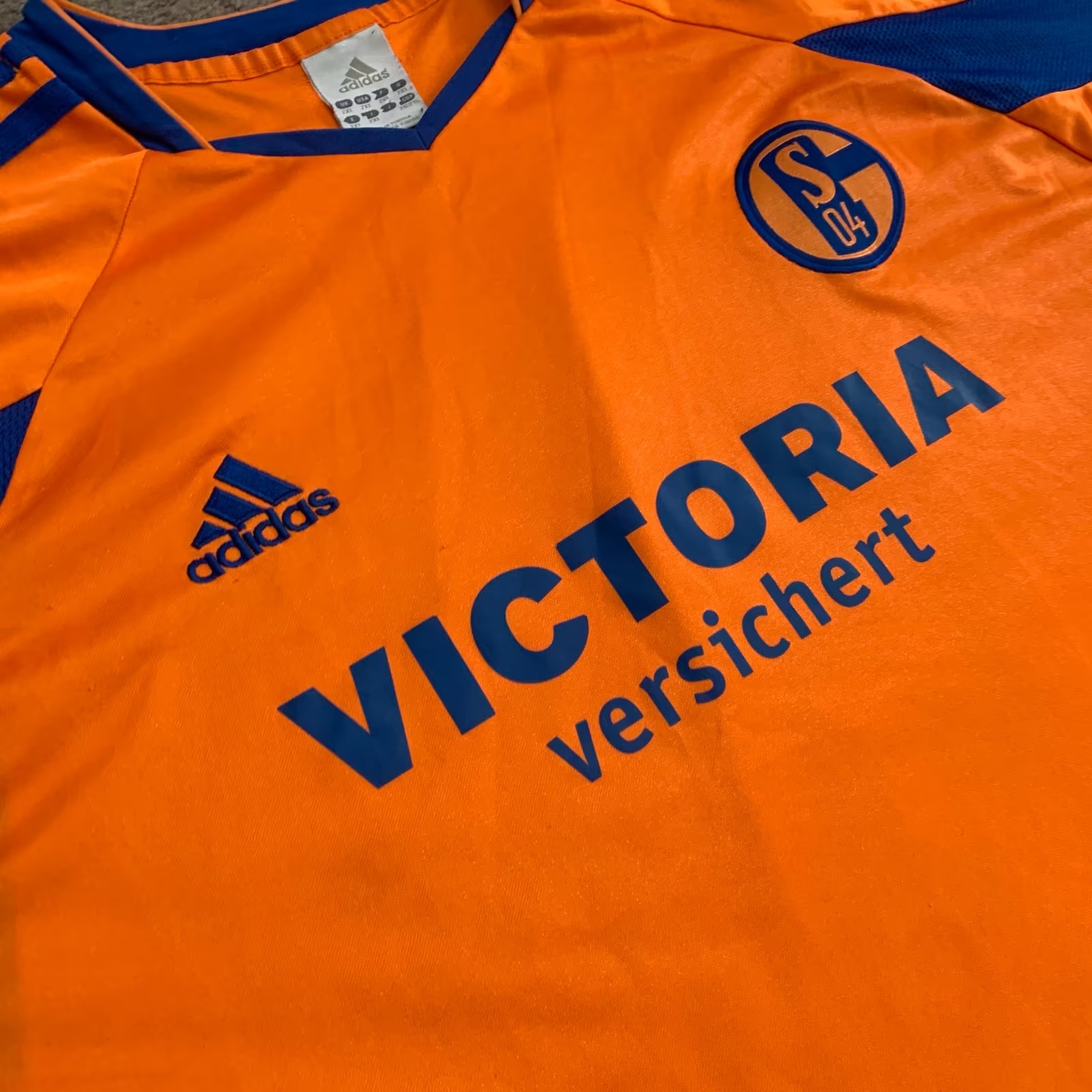 Schalke 04 04-05 Visitante 3