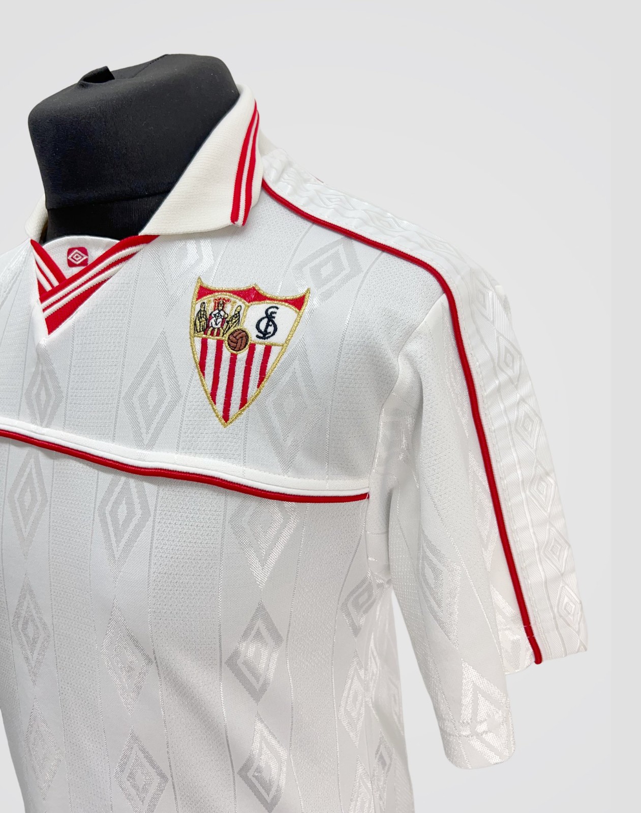 Sevilla FC 00-01 Local 3