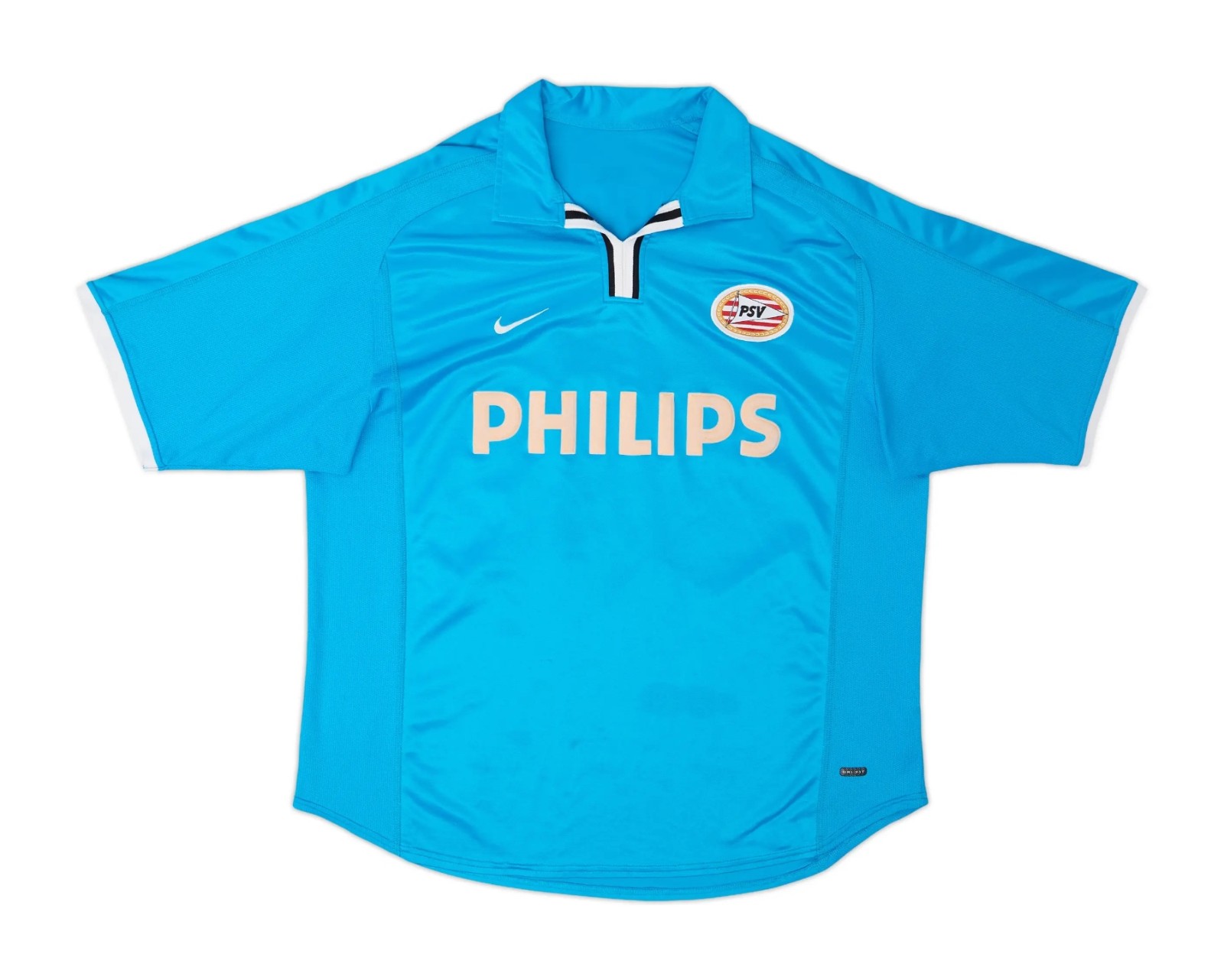 Segunda equipación de PSV 01-02