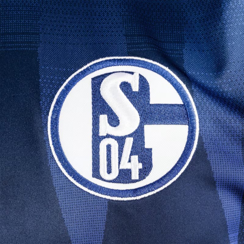 Schalke 04 26-27 Local 4
