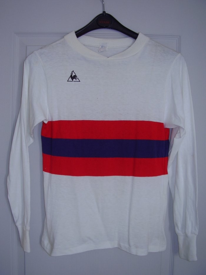 Primera equipación de Olympique de Lyon 64-65