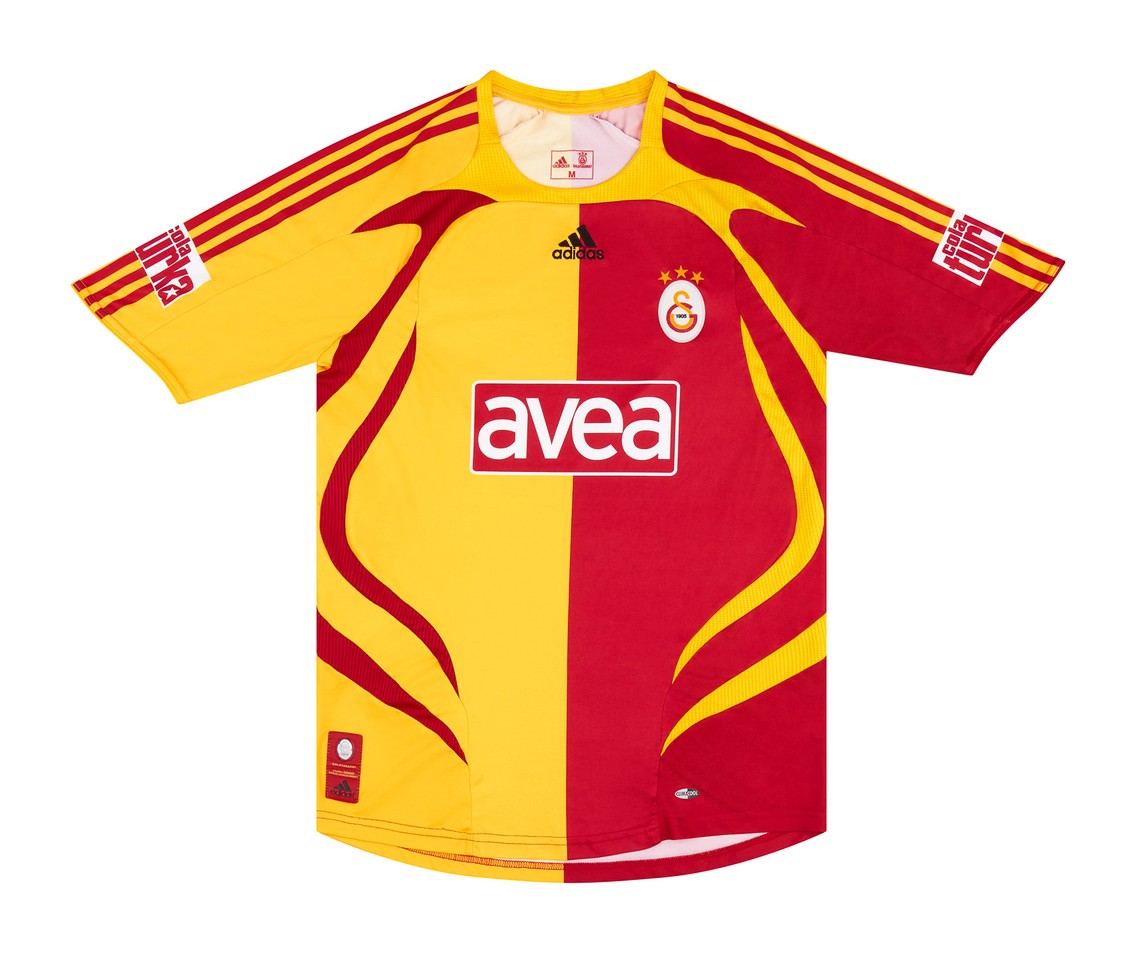 Primera equipación de Galatasaray 07-08