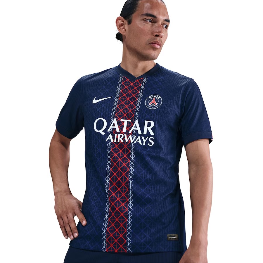 Paris Saint-Germain 25-26 Local 4
