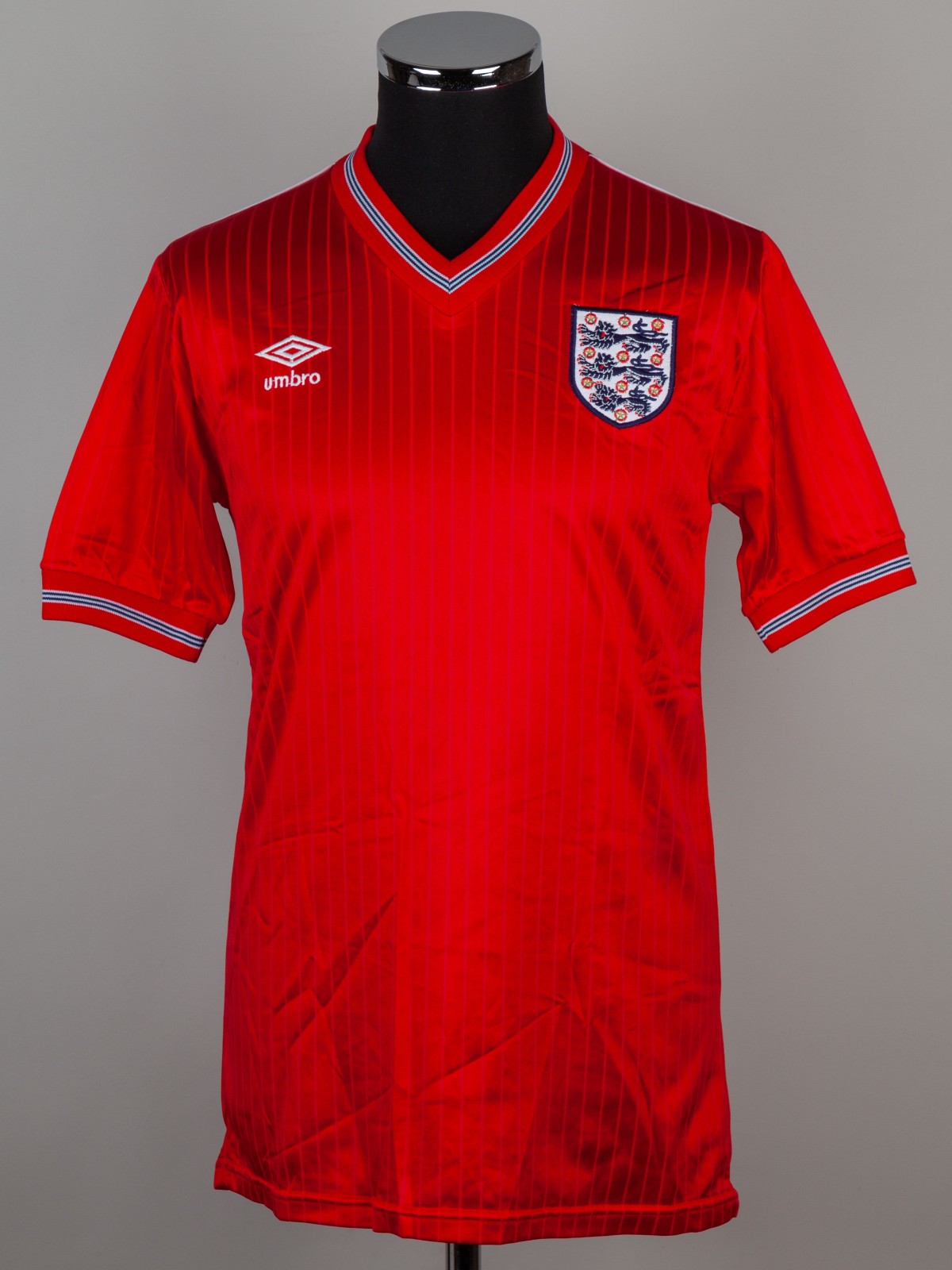 Segunda equipación de Inglaterra 1984