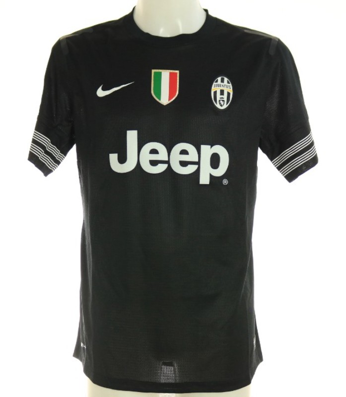 Tercera equipación de Juventus 13-14