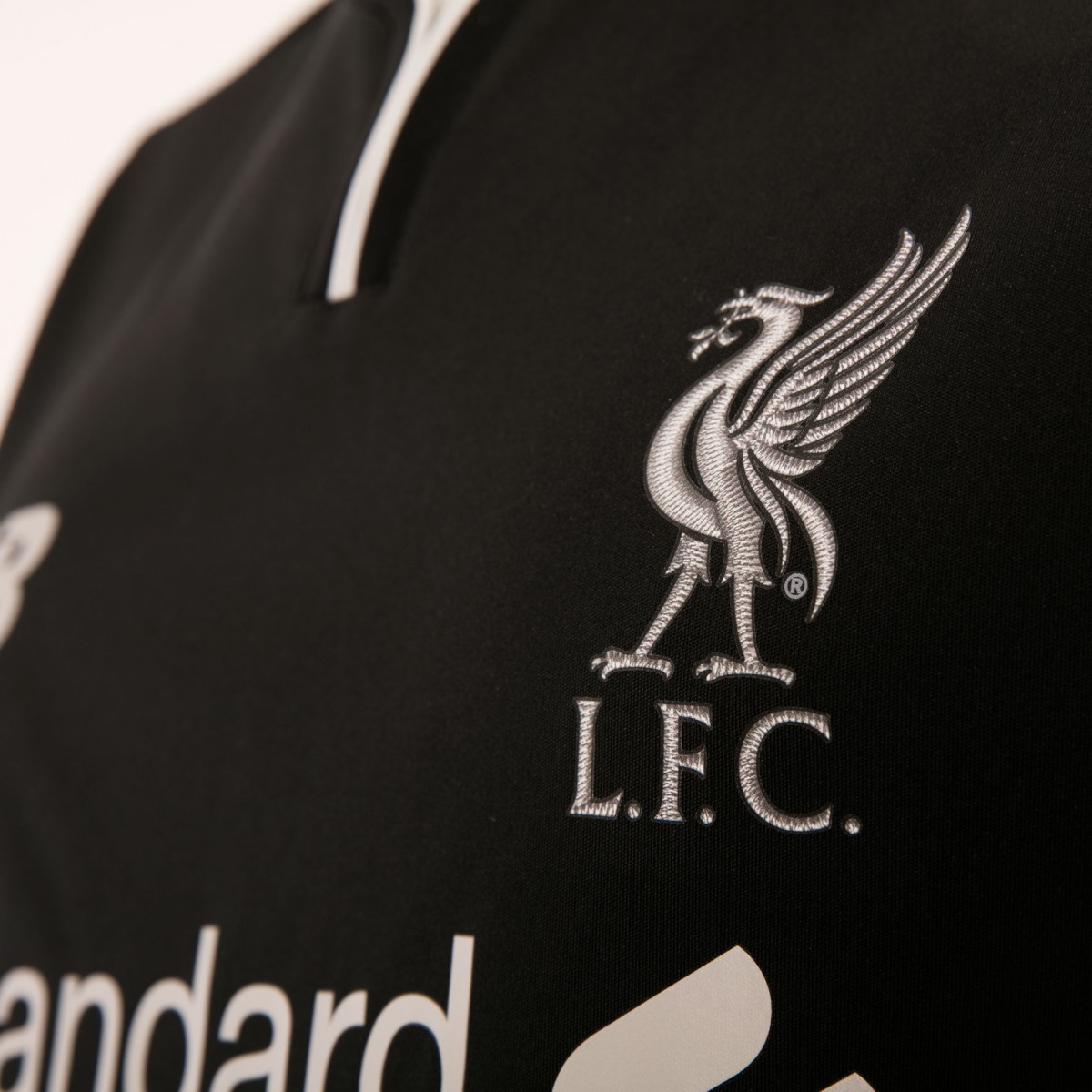 Liverpool FC 16-17 Visitante 4