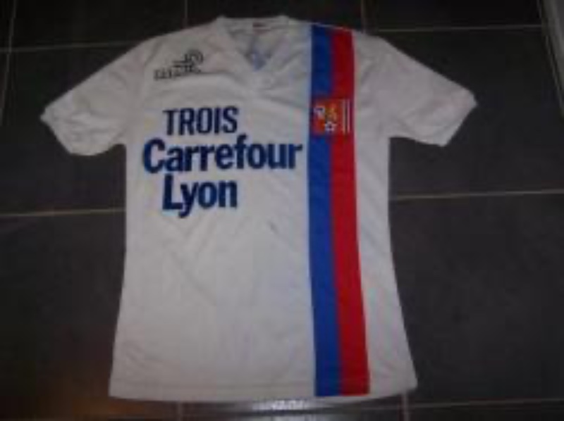 Primera equipación de Olympique de Lyon 74-75