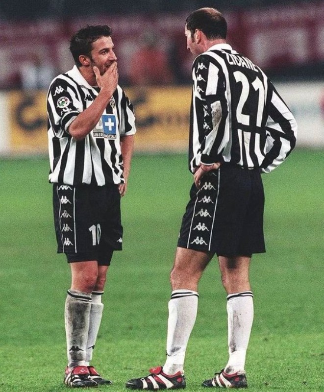 Juventus FC 99-00 Local 2