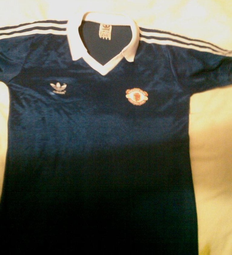 Tercera equipación de Manchester United 81-82