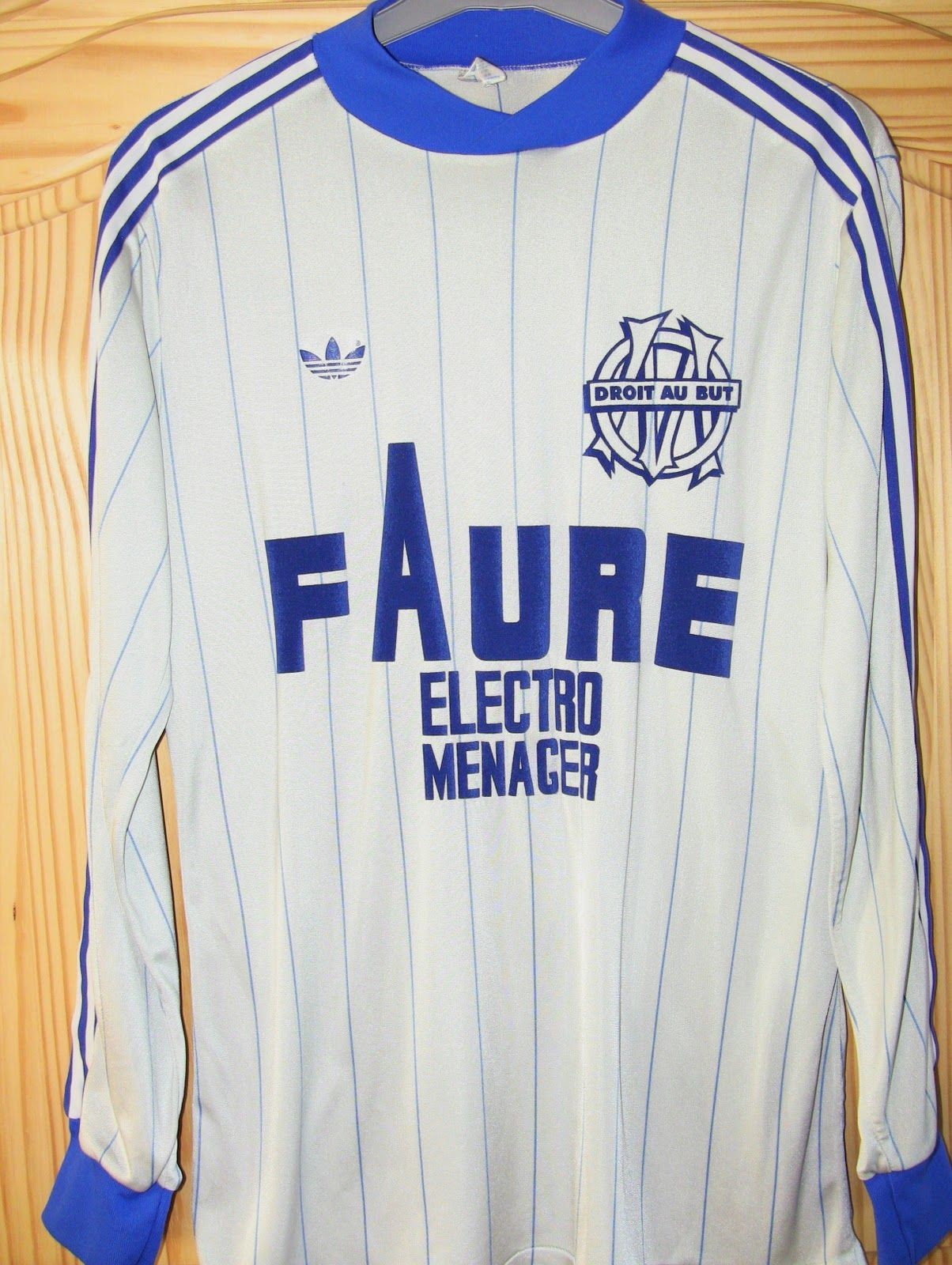 Primera equipación de Olympique de Marsella 81-82