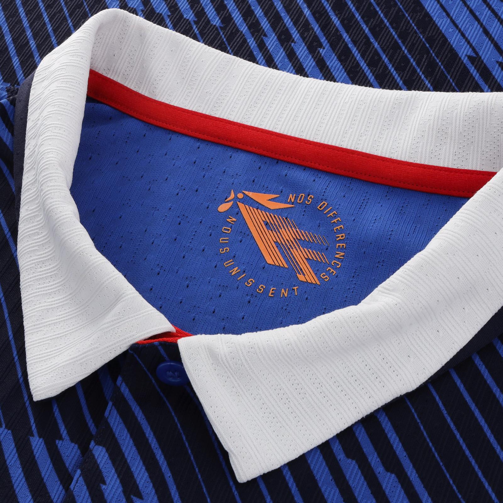 Primera equipación de Francia 2026