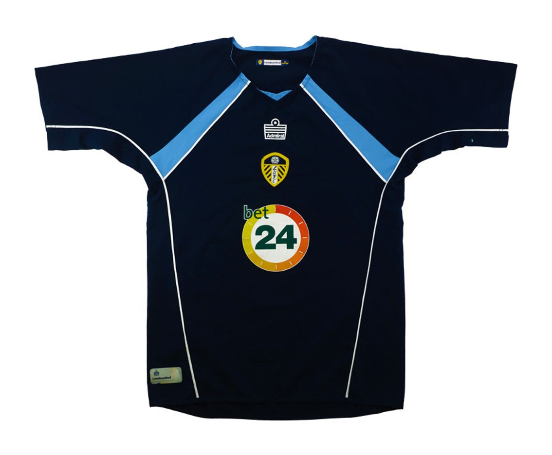 Tercera equipación de Leeds 06-07