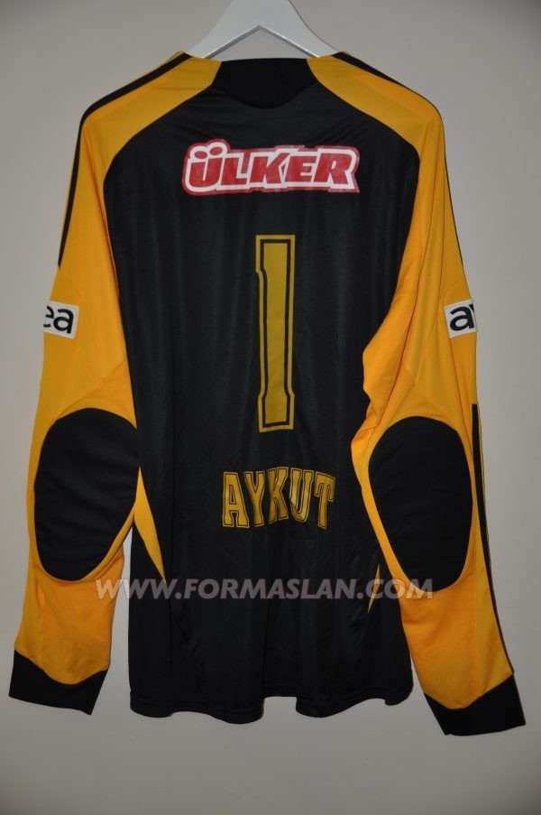 Galatasaray 09-10 Portero 2