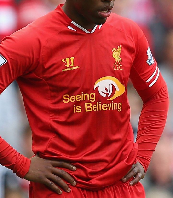 Primera equipación de LiverpoolFC 13-14
