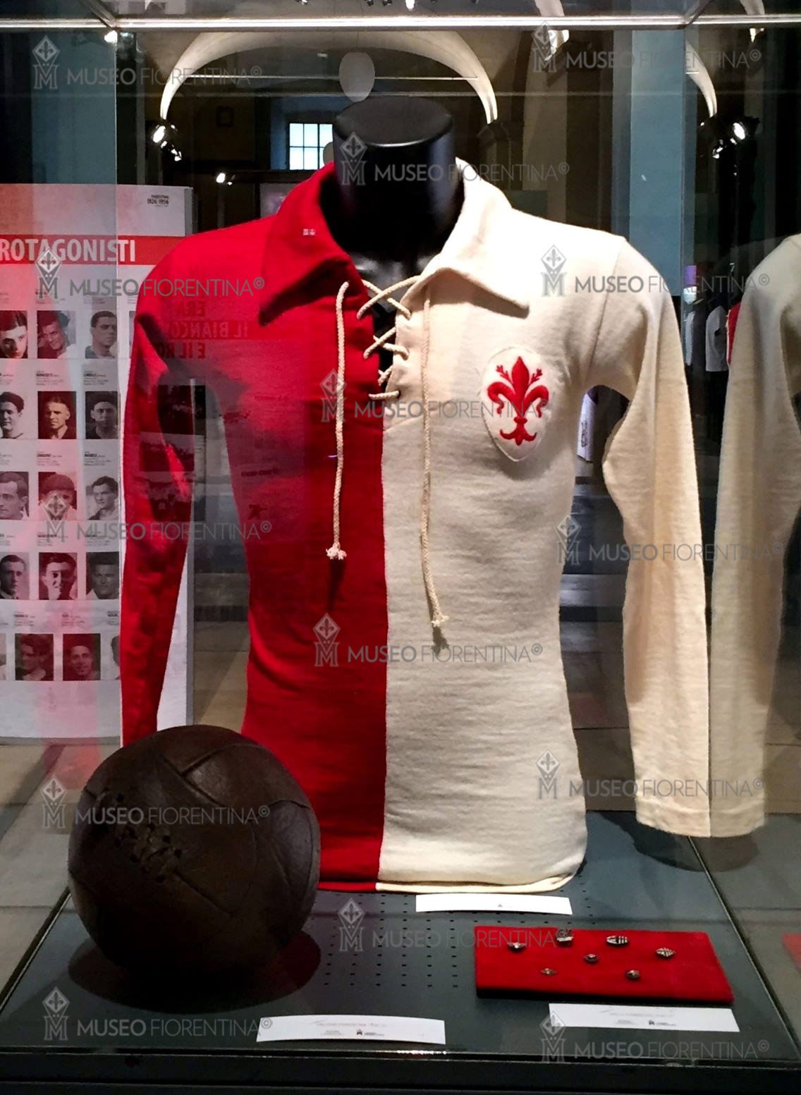 Primera equipación de Fiorentina 1926-27