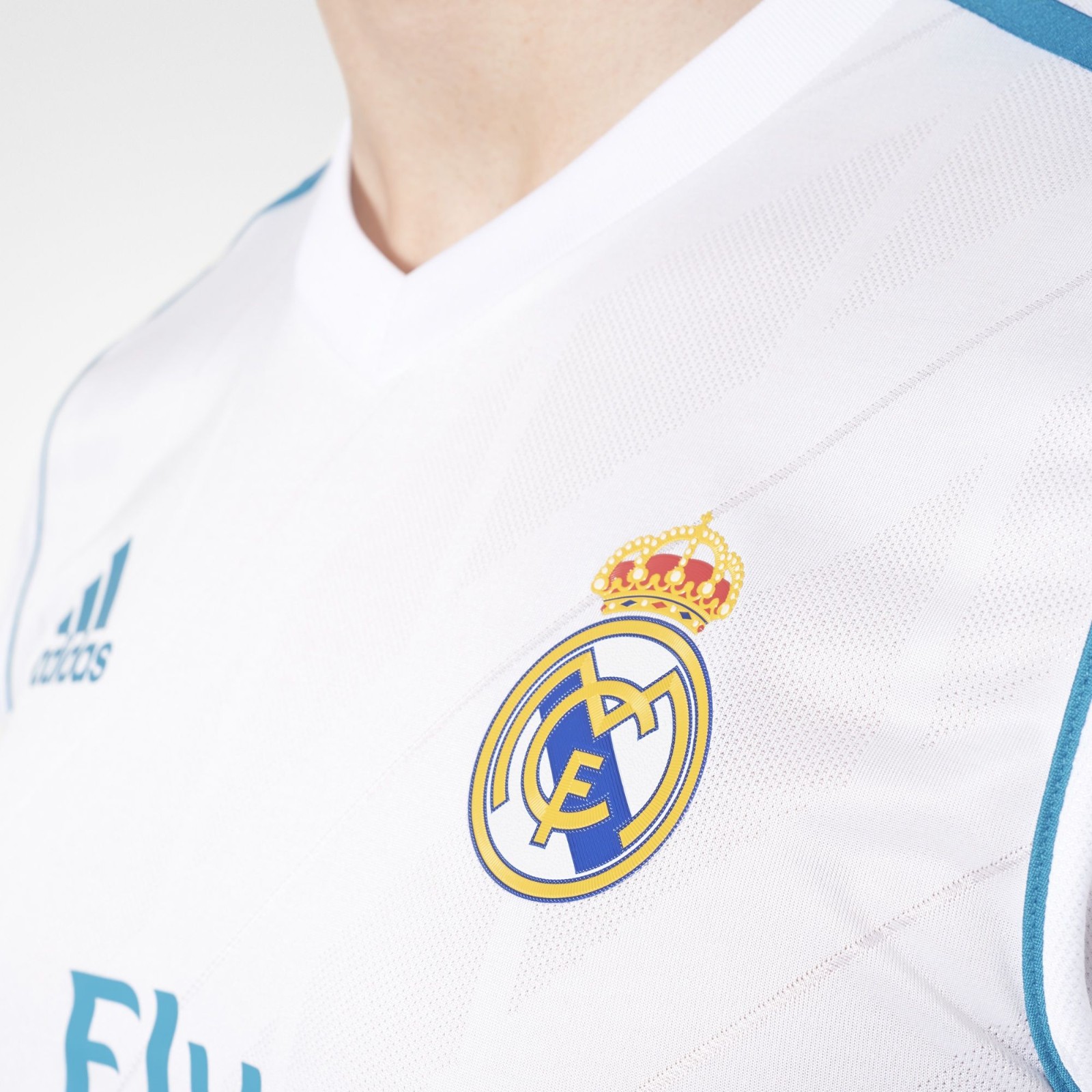 Real Madrid 17-18 Local 4