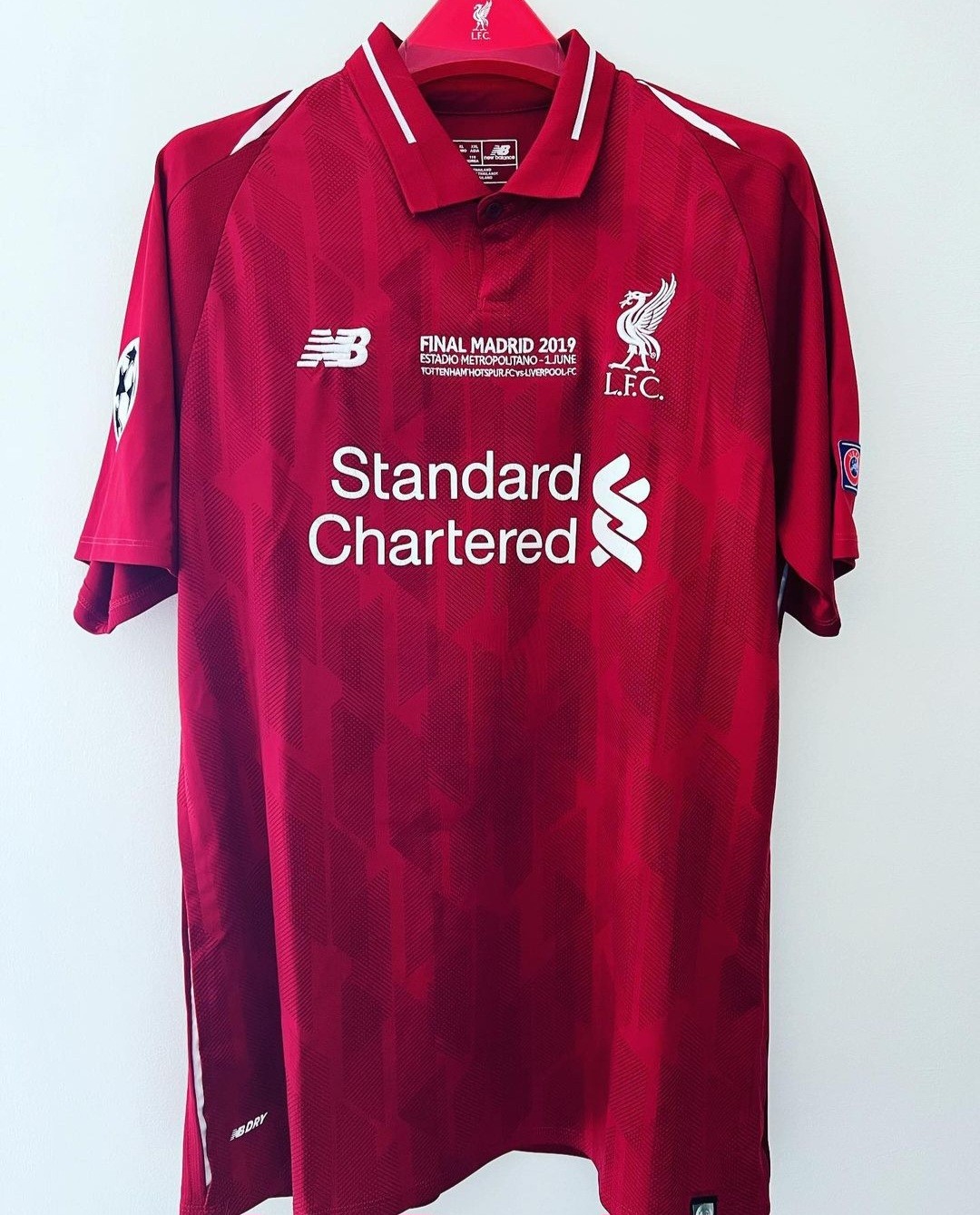 Equipación especial de LiverpoolFC 18-19