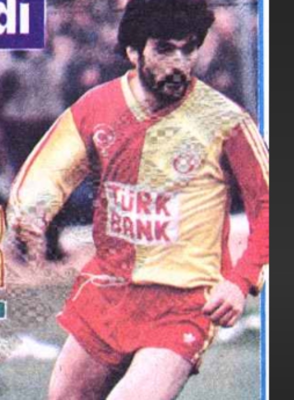 Primera equipación de Galatasaray 89-90