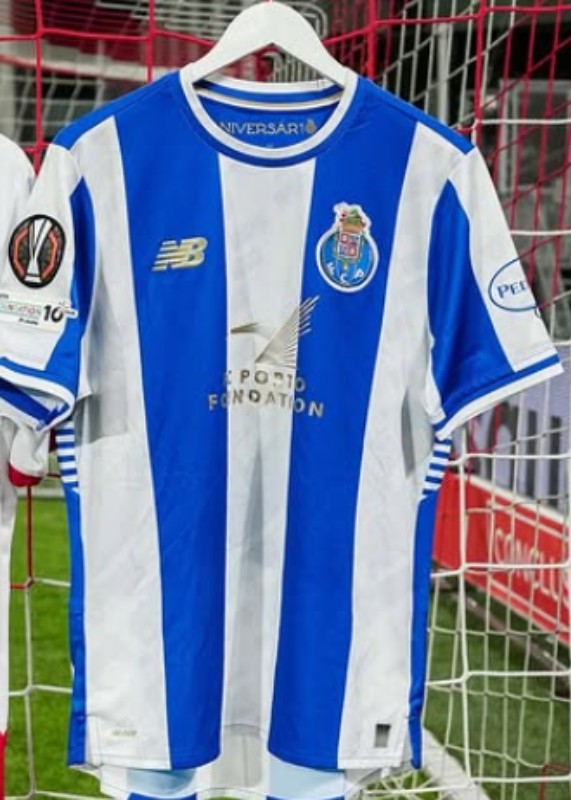 Equipación especial de Oporto 25-26