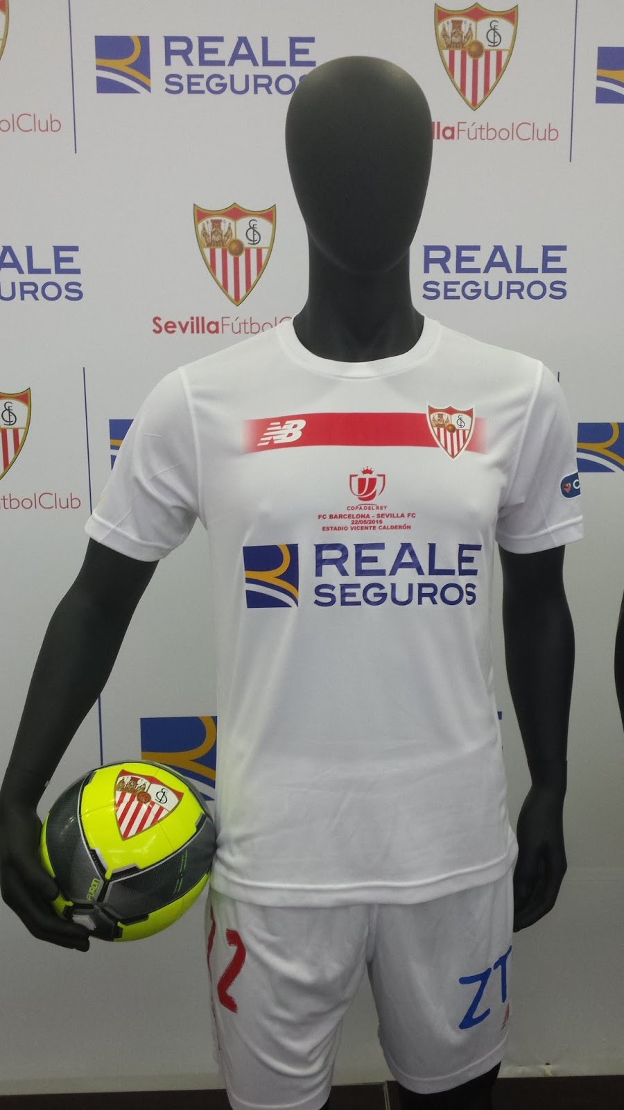 Equipación especial de Sevilla FC 15-16