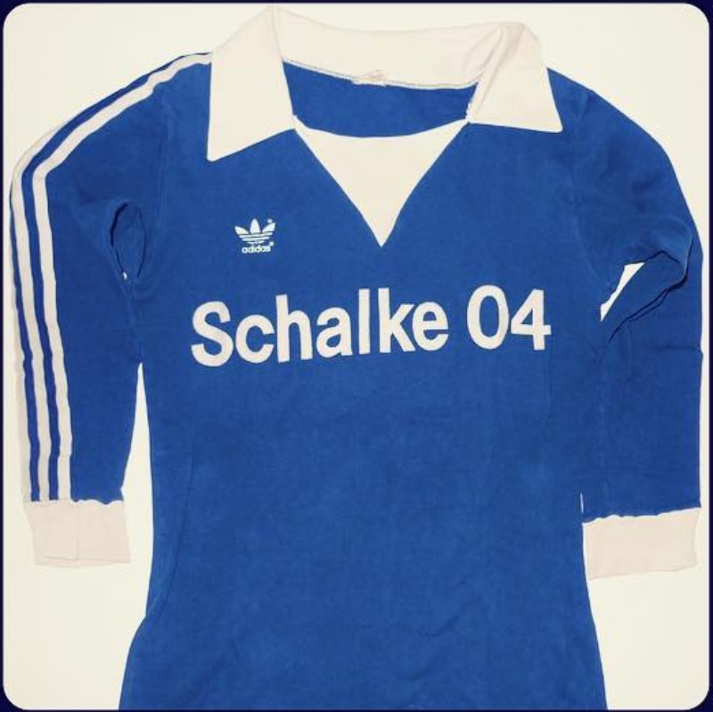 Primera equipación de Schalke 04 78-79