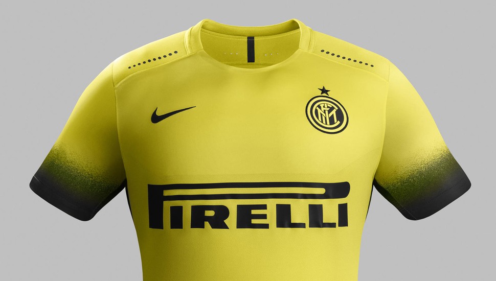 Inter Milan 15-16 Tercera 3
