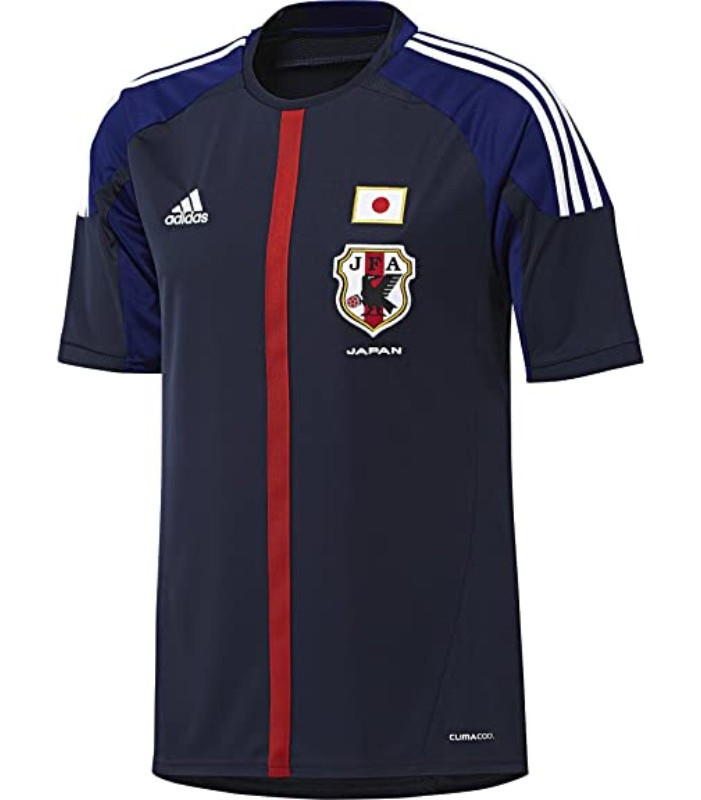 Primera equipación de Japón 2012