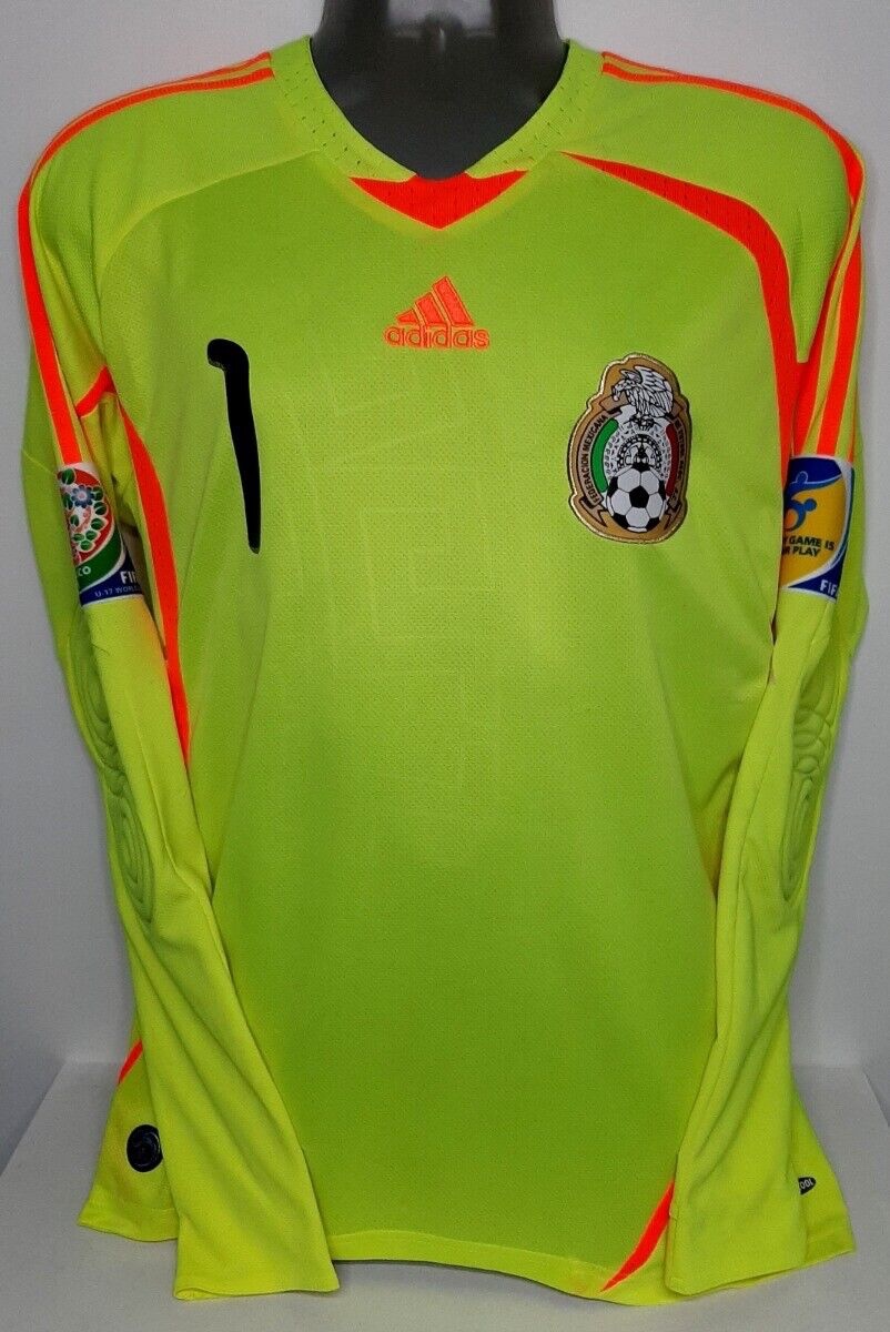 Equipación de portero de México 2008
