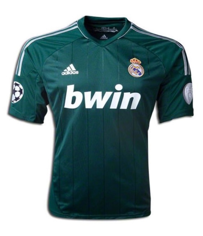 Tercera equipación de Real Madrid 12-13