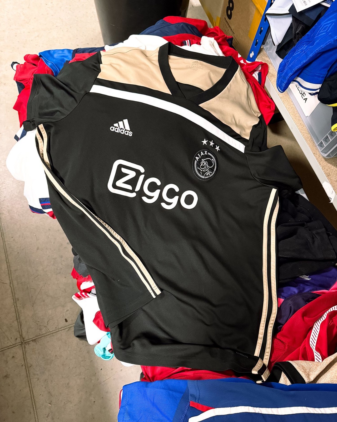 Ajax Amsterdam 18-19 Visitante 3