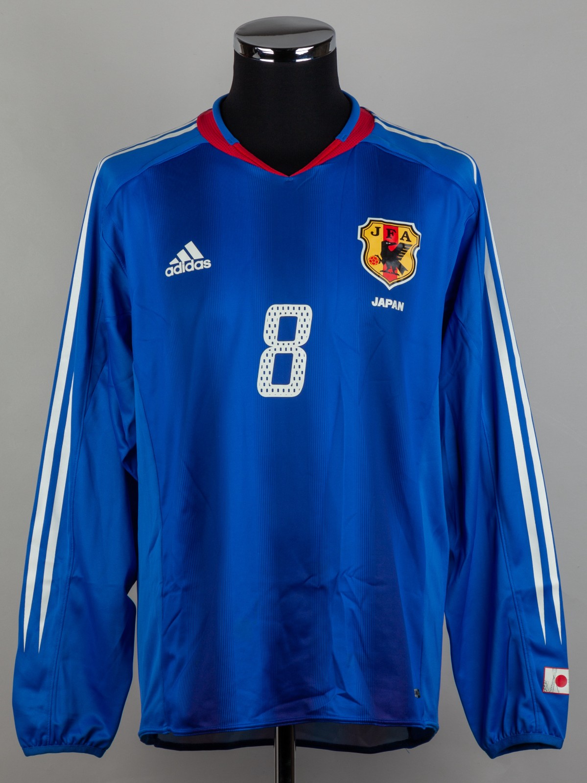 Primera equipación de Japón 2004