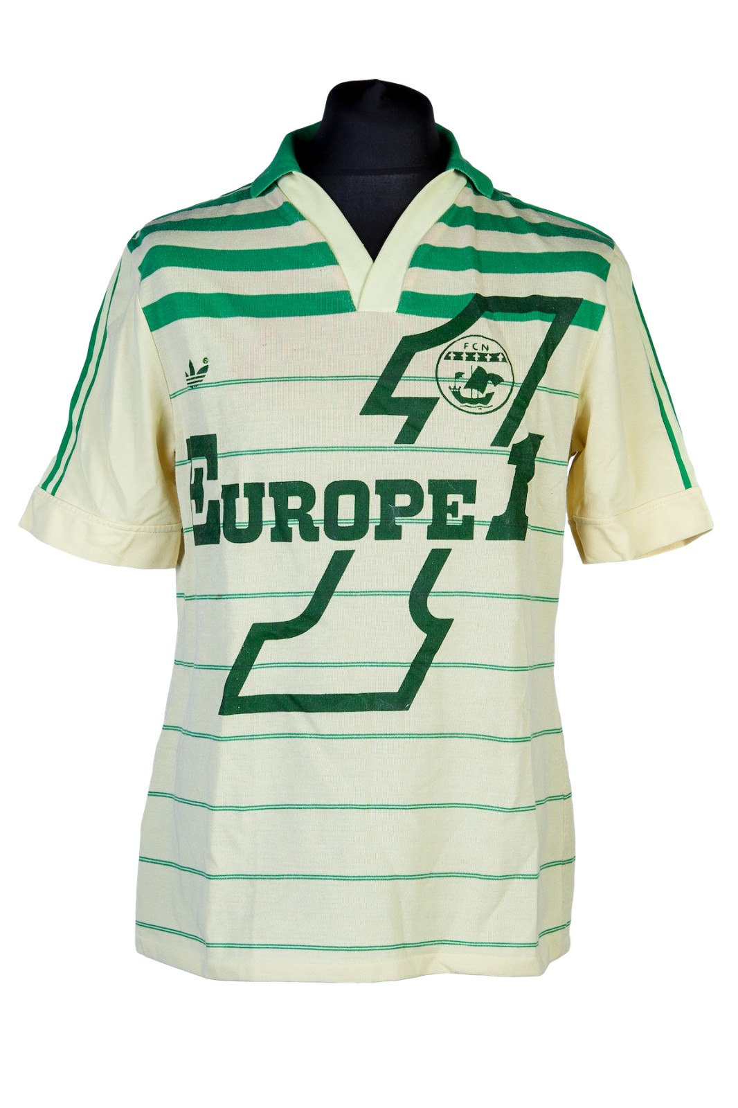 Segunda equipación de Nantes 84-85
